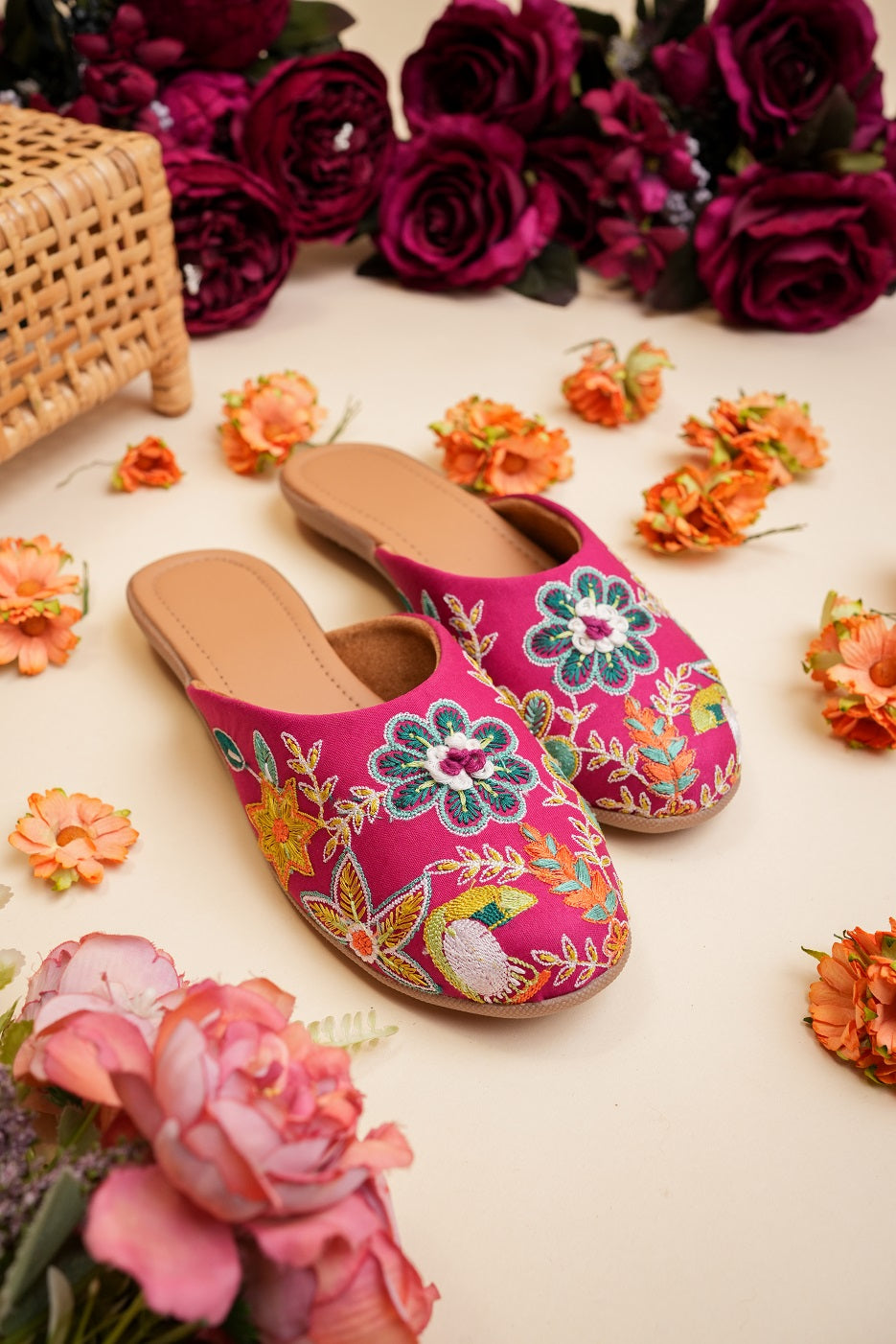 Women Embellished Ethnic Mojaris Flats