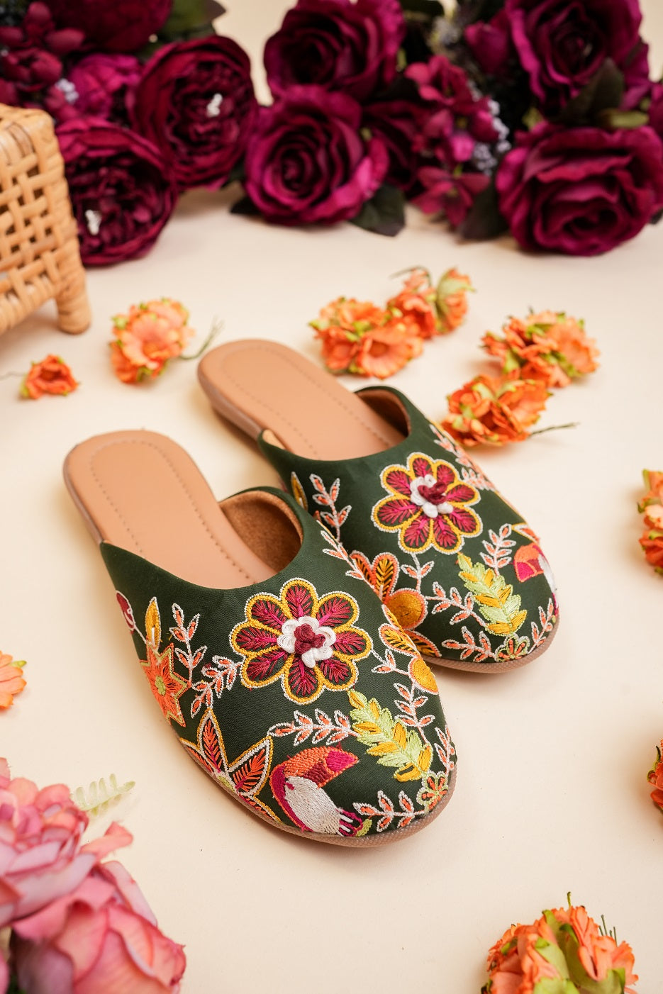 Women Embellished Ethnic Mojaris Flats
