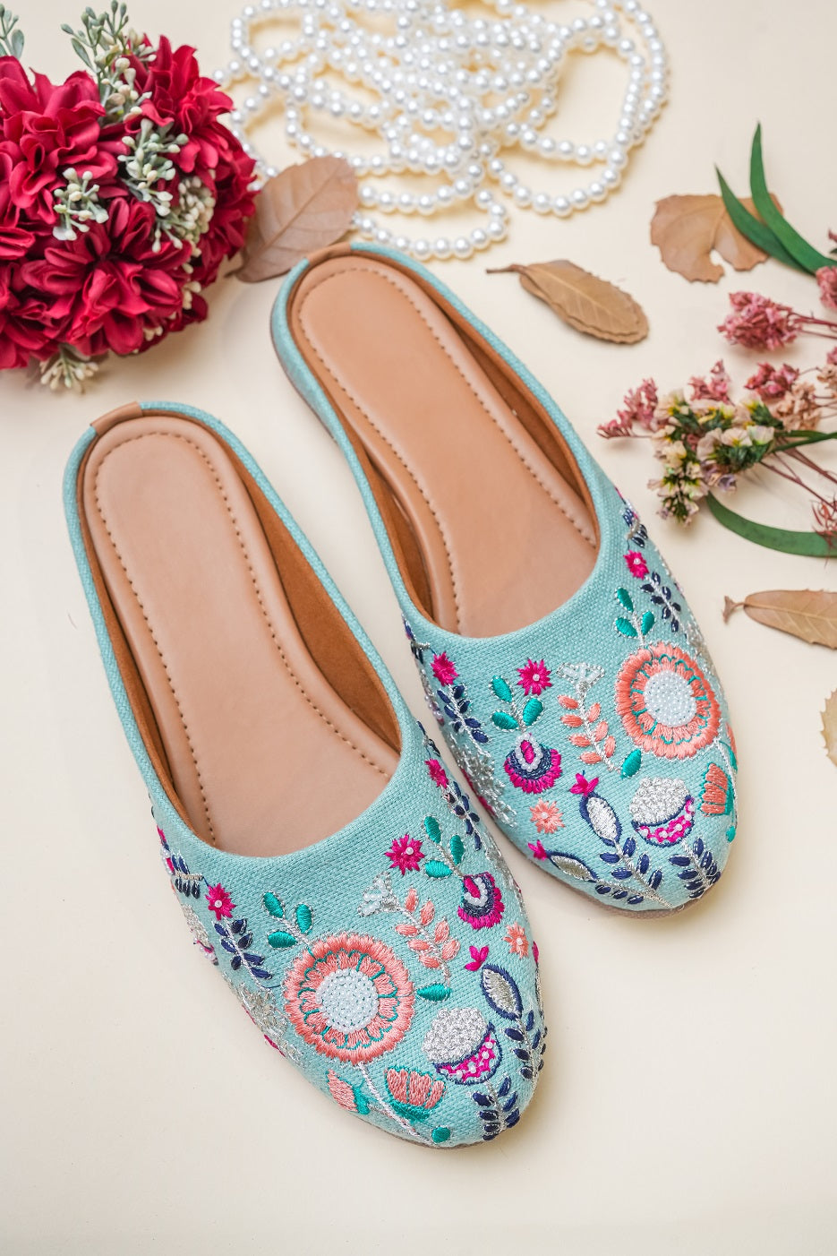 Women Embellished Ethnic Mojaris Flats