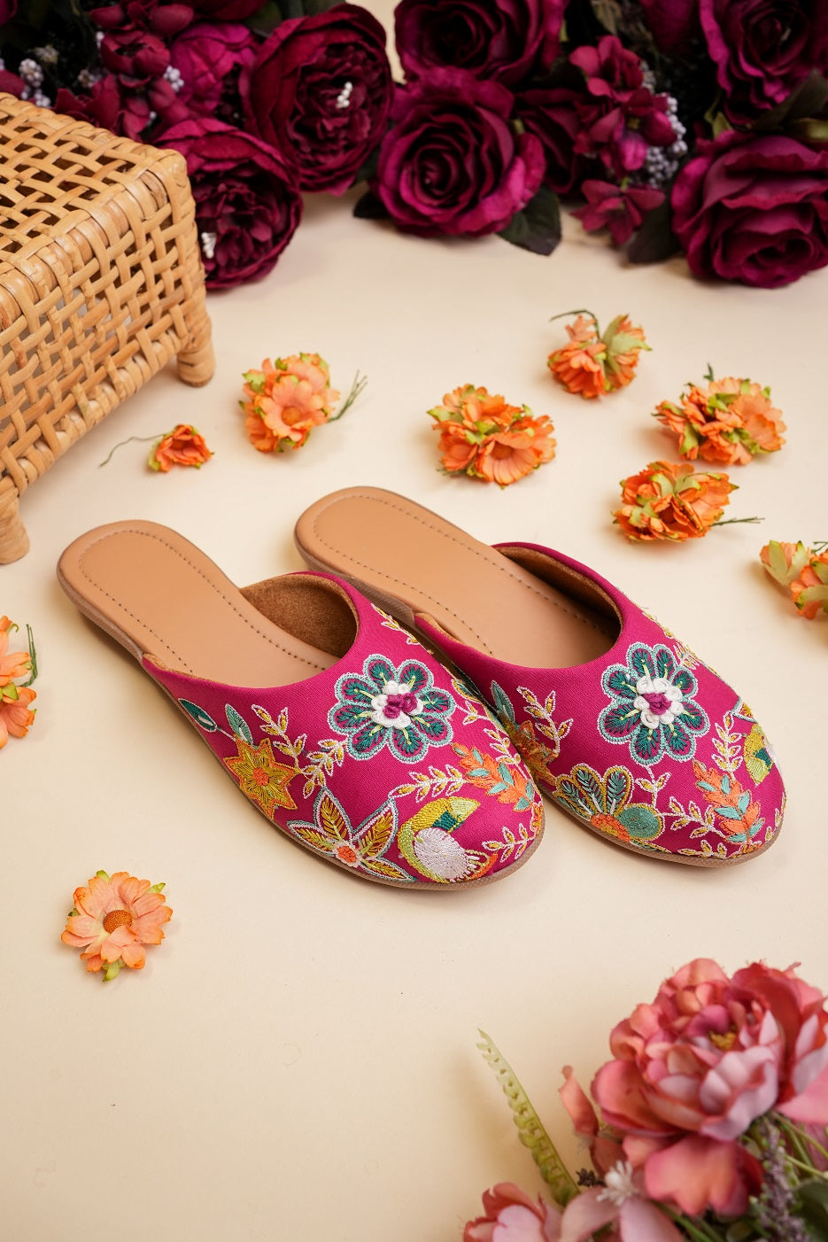Women Embellished Ethnic Mojaris Flats