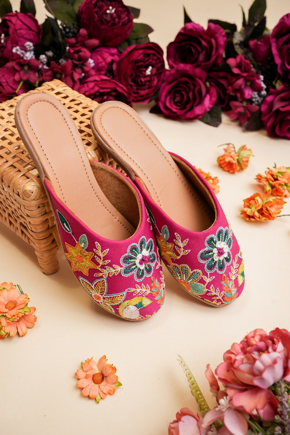 Women Embellished Ethnic Mojaris Flats