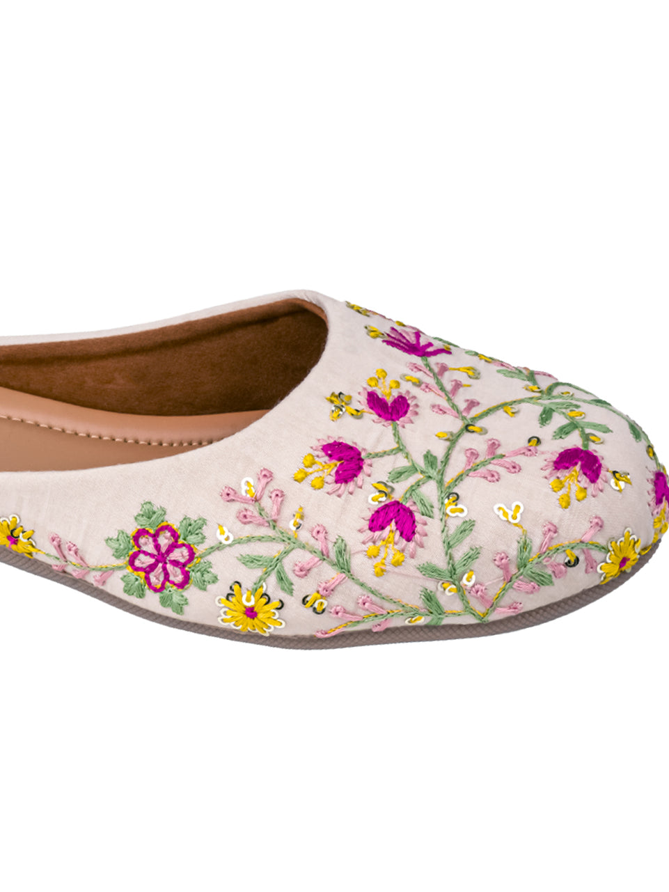 Ladies footwear jutti