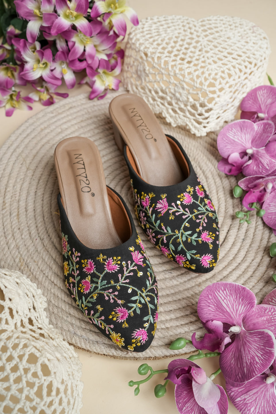Ladies footwear hill