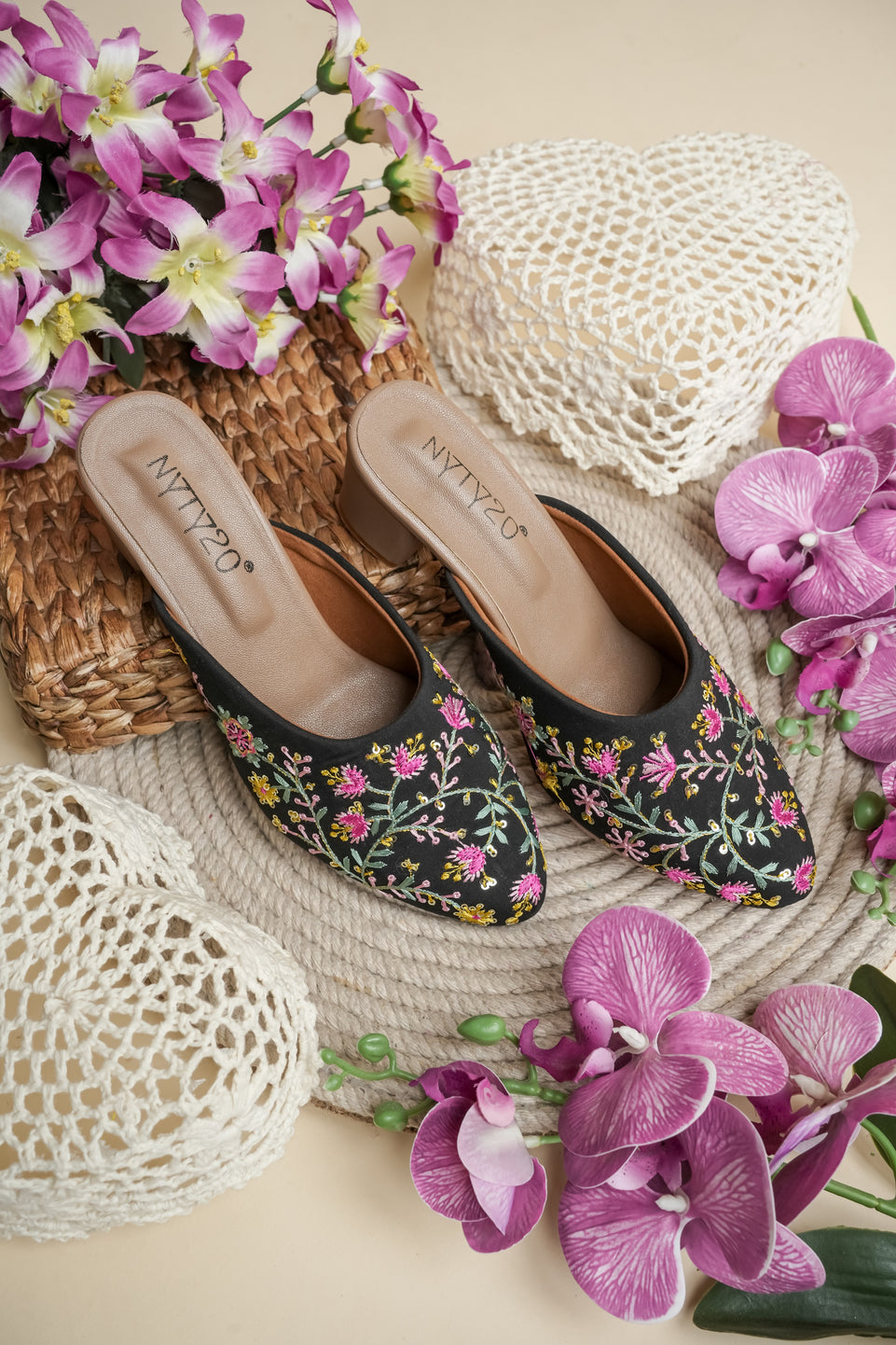 Ladies footwear hill