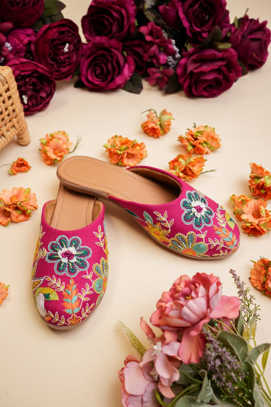 Women Embellished Ethnic Mojaris Flats