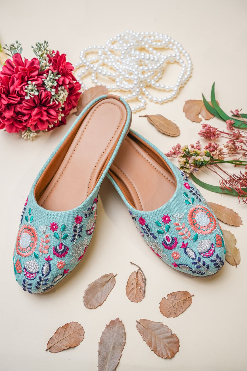 Women Embellished Ethnic Mojaris Flats
