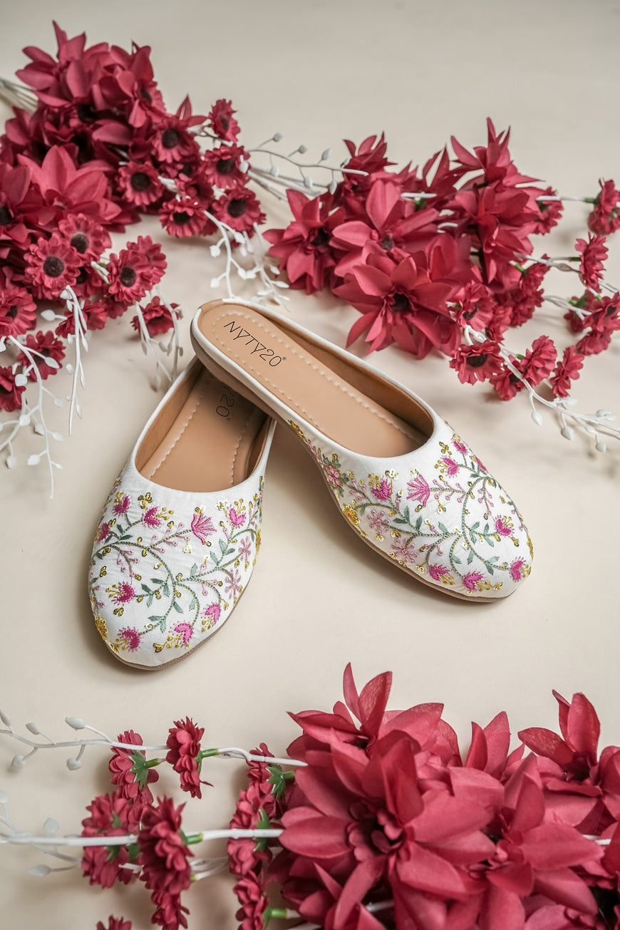 White jutti