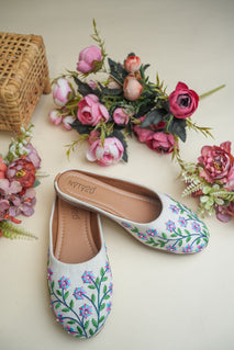 Cream purple flower
